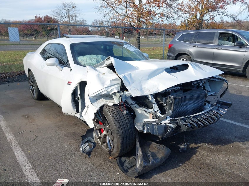 DODGE CHALLENGER SRT 392