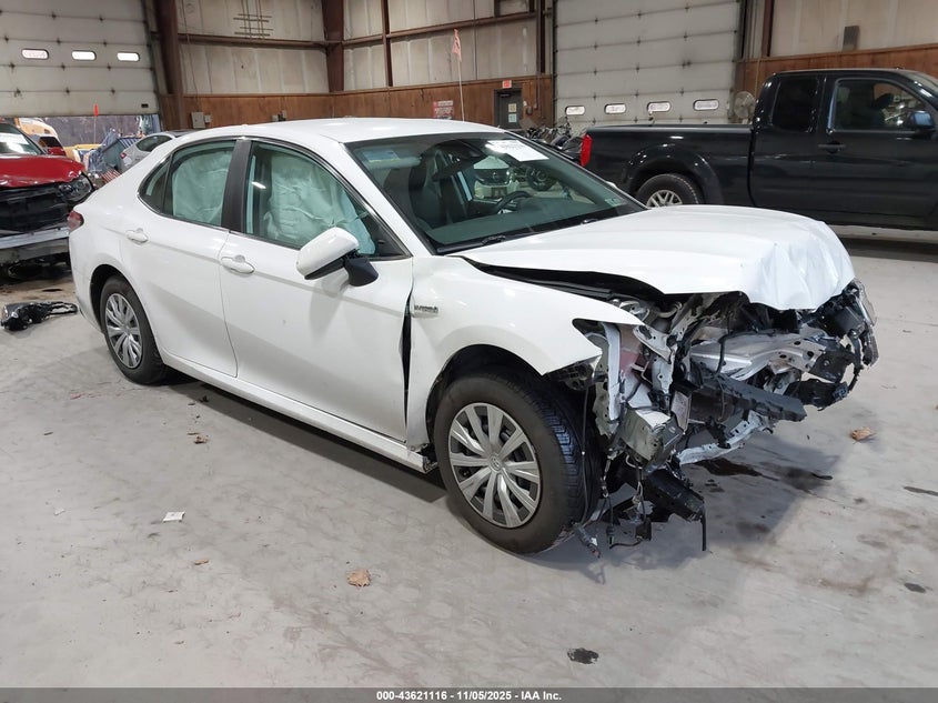 TOYOTA CAMRY HYBRID LE