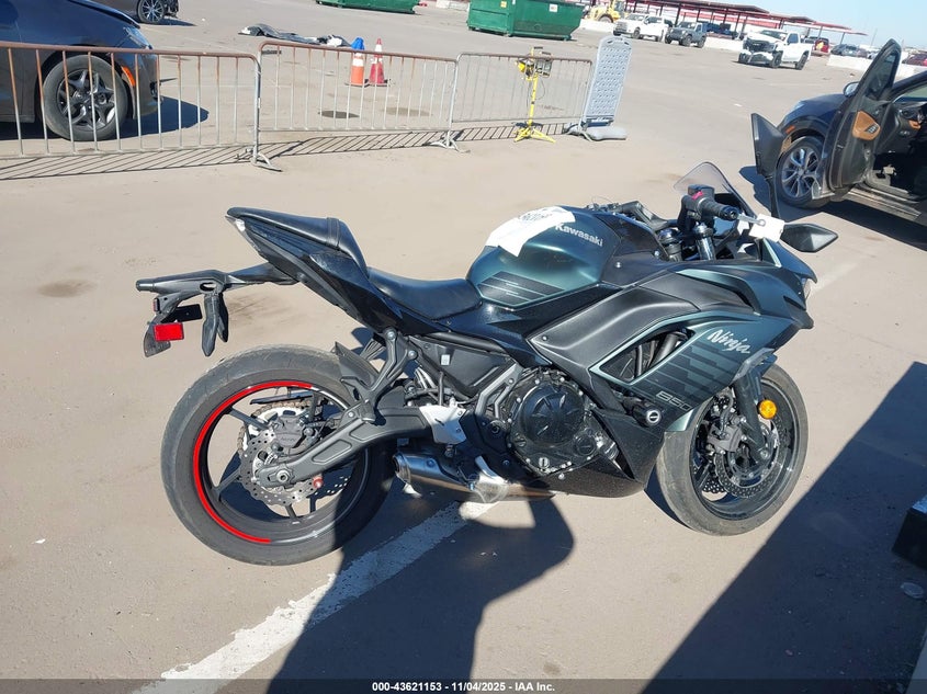 2025 Kawasaki Ex650 P VIN: ML5EXEP11SDAE9533 Lot: 43621153