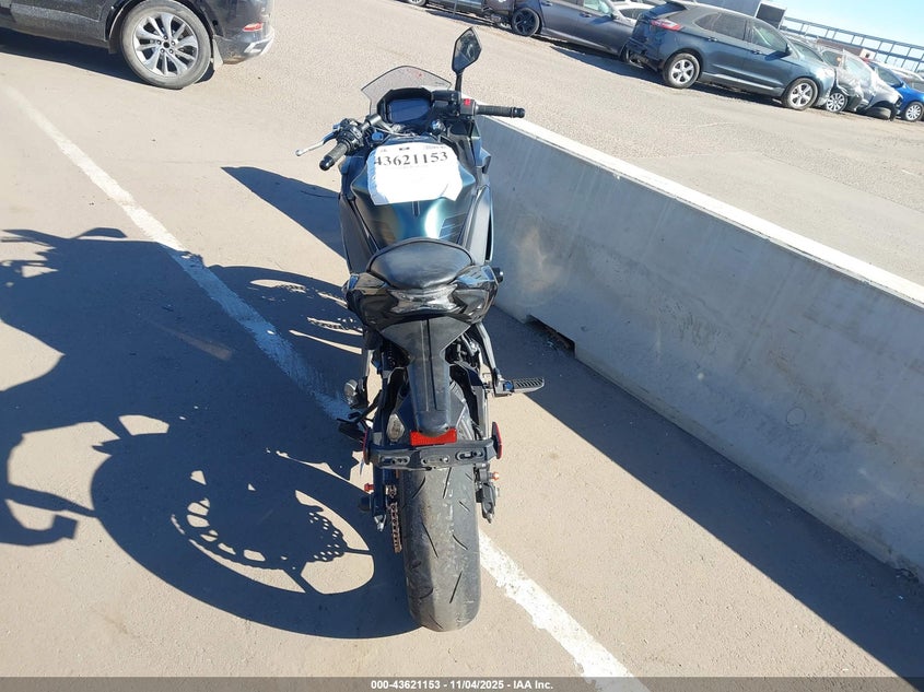 2025 Kawasaki Ex650 P VIN: ML5EXEP11SDAE9533 Lot: 43621153