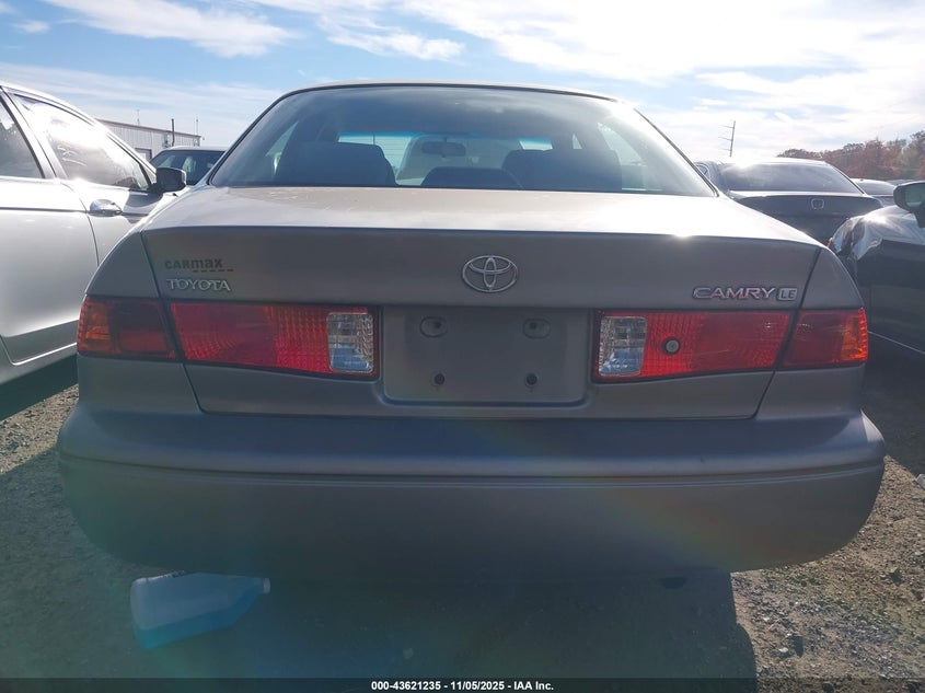 4T1BG22KXYU009495 2000 TOYOTA CAMRY photo no. 17
