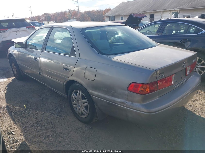 2000 Toyota Camry Le VIN: 4T1BG22KXYU009495 Lot: 43621235