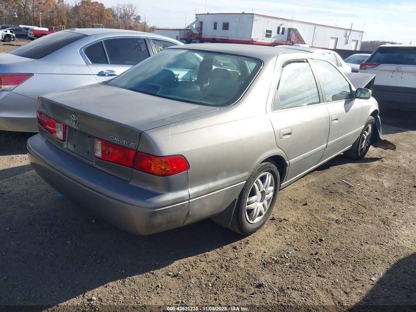 2000 Toyota Camry Le VIN: 4T1BG22KXYU009495 Lot: 43621235