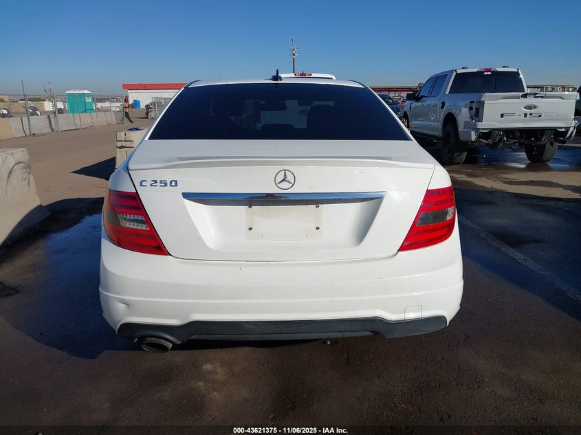 2013 MERCEDES-BENZ C 250 SPORT - WDDGF4HB9DA805625