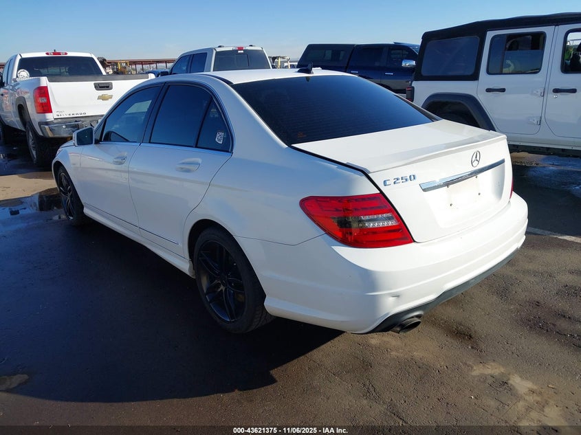 2013 MERCEDES-BENZ C 250 SPORT - WDDGF4HB9DA805625