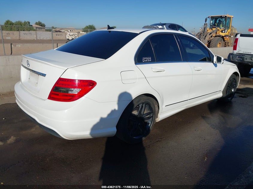 2013 MERCEDES-BENZ C 250 SPORT - WDDGF4HB9DA805625
