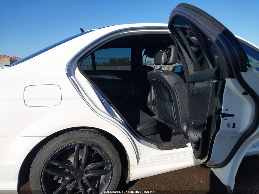 2013 MERCEDES-BENZ C 250 SPORT - WDDGF4HB9DA805625