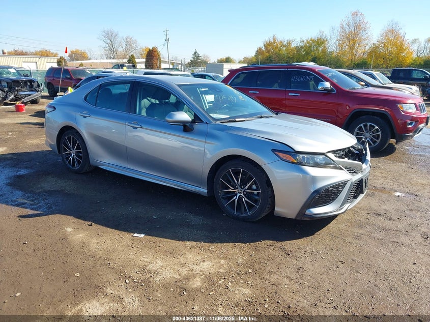 2022 TOYOTA CAMRY SE - 4T1G11AK2NU708117