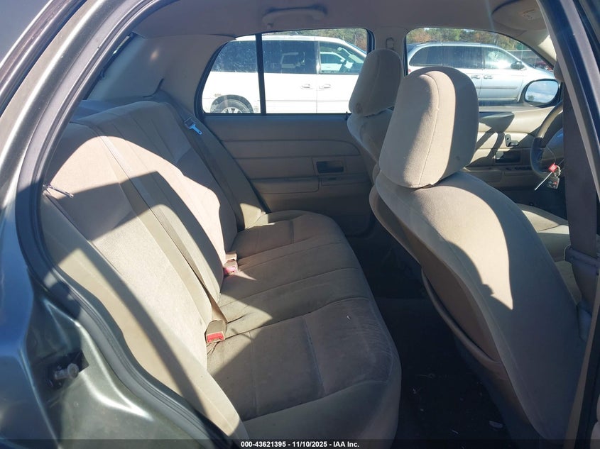 2004 Ford Crown Victoria Standard VIN: 2FAFP73W34X136988 Lot: 43621395