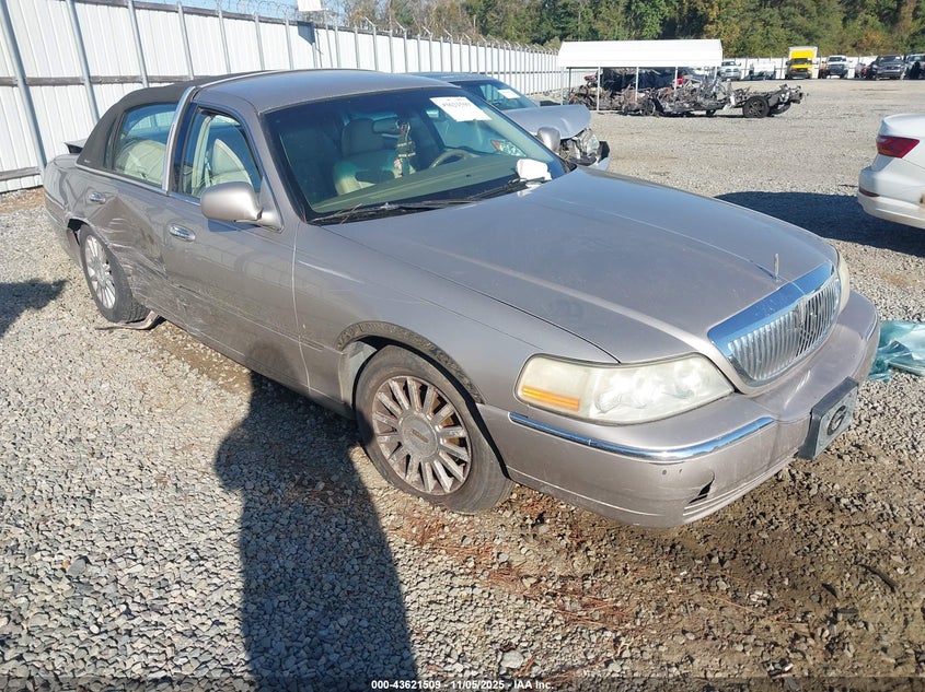 2003 Lincoln Town Car Executive