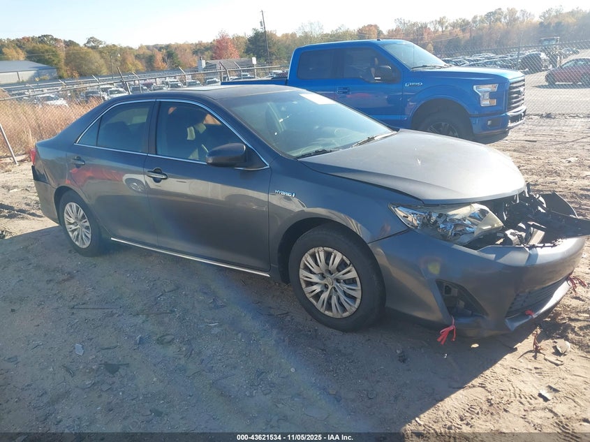 TOYOTA CAMRY HYBRID LE