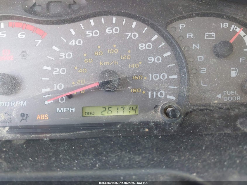 2004 Toyota Sequoia Sr5 V8 VIN: 5TDZT34A54S215668 Lot: 43621585