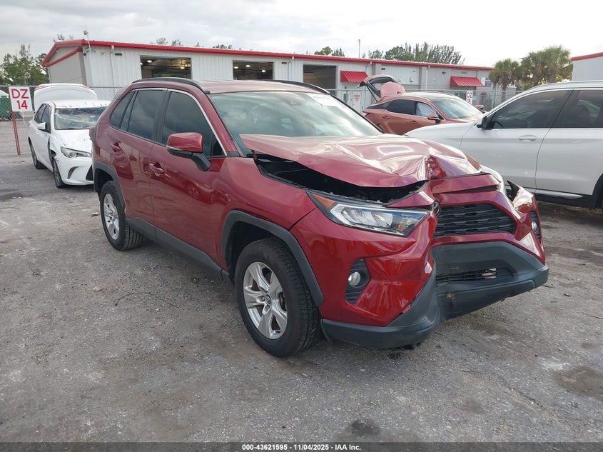 TOYOTA RAV4 XLE