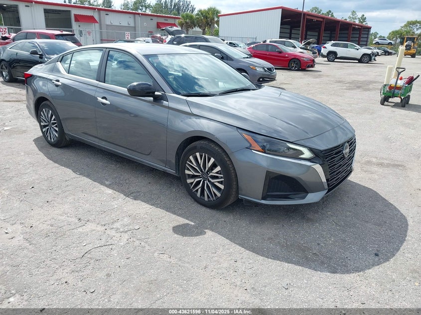 NISSAN ALTIMA SV FWD