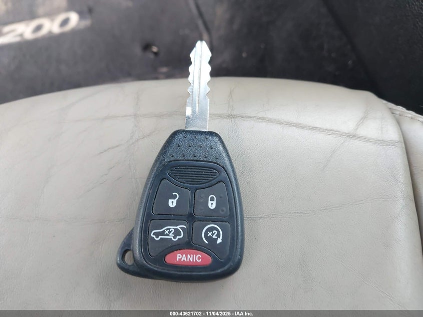 2013 CHRYSLER 200 LIMITED 1C3CCBCG6DN612192