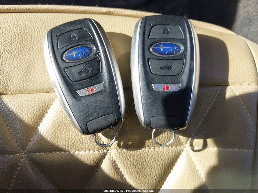 2017 Subaru Legacy 2.5I Limited VIN: 4S3BNAN61H3046475 Lot: 43621735