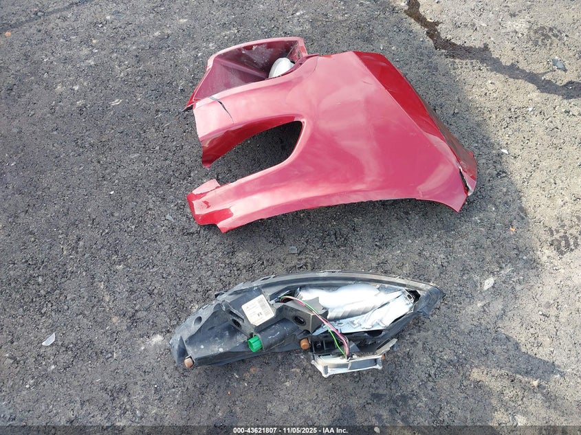 2015 Jeep Cherokee Latitude VIN: 1C4PJLCB0FW670728 Lot: 43621807