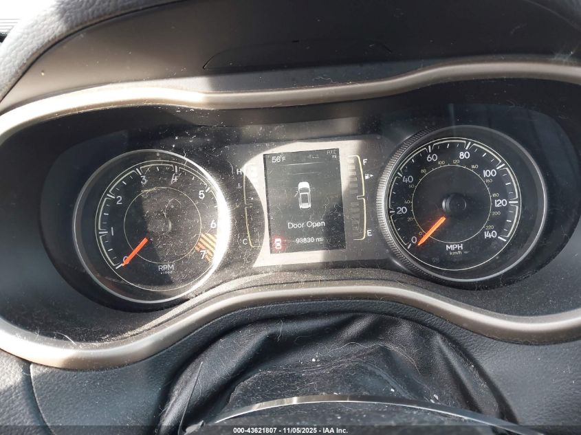 2015 Jeep Cherokee Latitude VIN: 1C4PJLCB0FW670728 Lot: 43621807