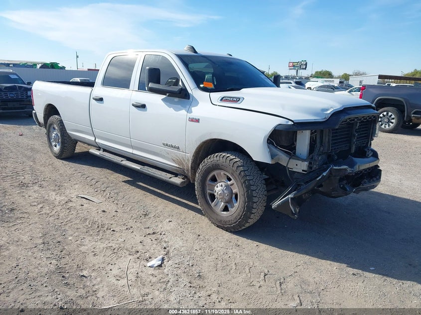 RAM 2500 TRADESMAN 4X2 8 BOX