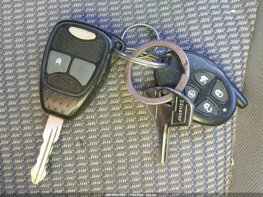 2007 Dodge Ram 1500 Slt/Trx4 Off Road/Sport VIN: 1D7HU18257S112395 Lot: 43621869