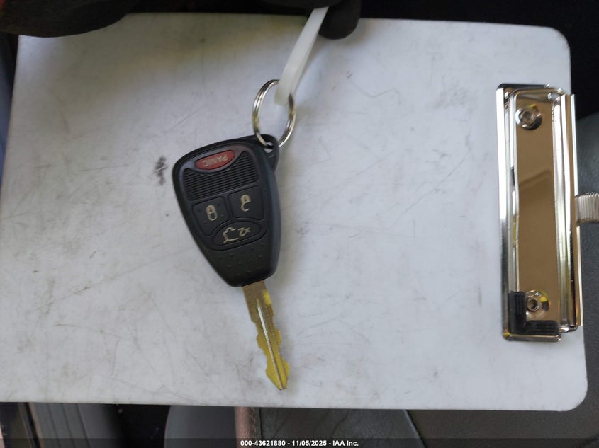 2005 Chrysler 300 Touring VIN: 2C3JA53G75H152498 Lot: 43621880