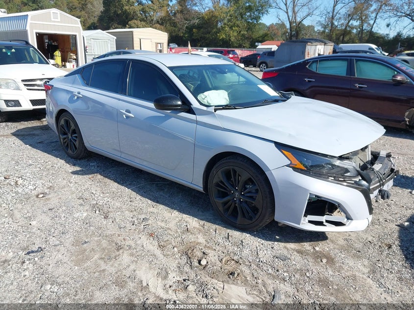 NISSAN ALTIMA SR FWD