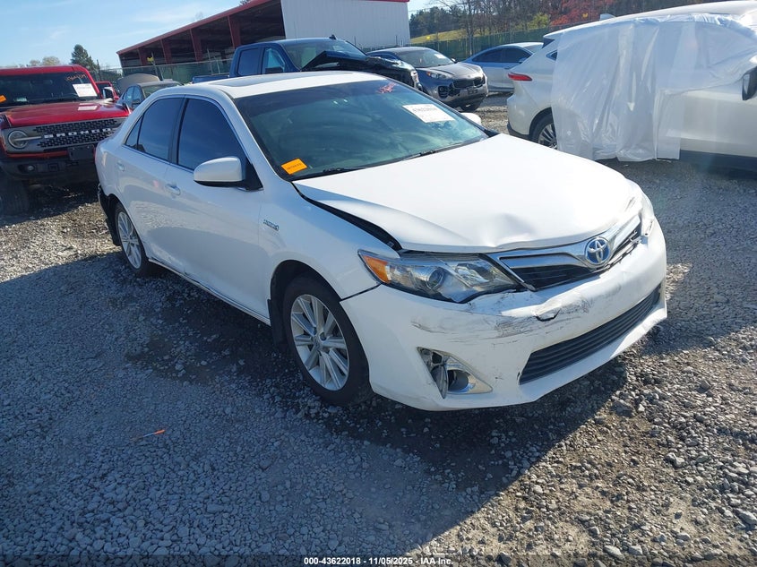 TOYOTA CAMRY HYBRID XLE
