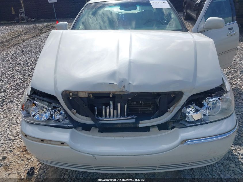 2005 Lincoln Town Car Signature Limited VIN: 1LNHM82W75Y624907 Lot: 43622220