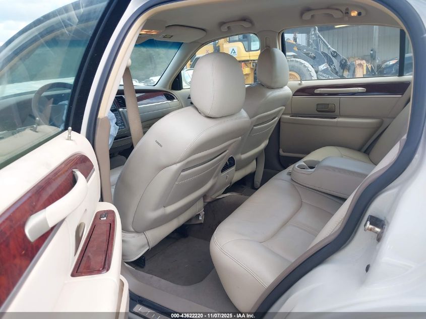 2005 Lincoln Town Car Signature Limited VIN: 1LNHM82W75Y624907 Lot: 43622220