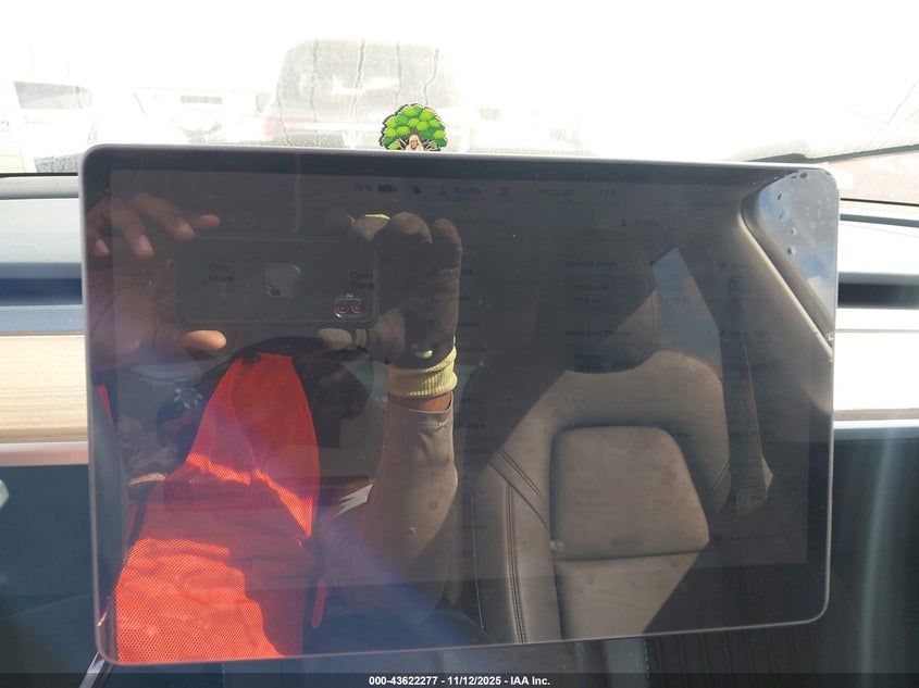 2024 Tesla Model Y Long Range Dual Motor All-Wheel Drive VIN: 7SAYGDEEXRA228418 Lot: 43622277