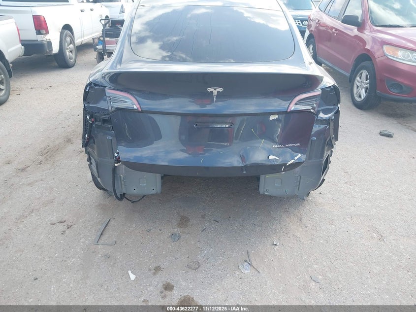 2024 Tesla Model Y Long Range Dual Motor All-Wheel Drive VIN: 7SAYGDEEXRA228418 Lot: 43622277