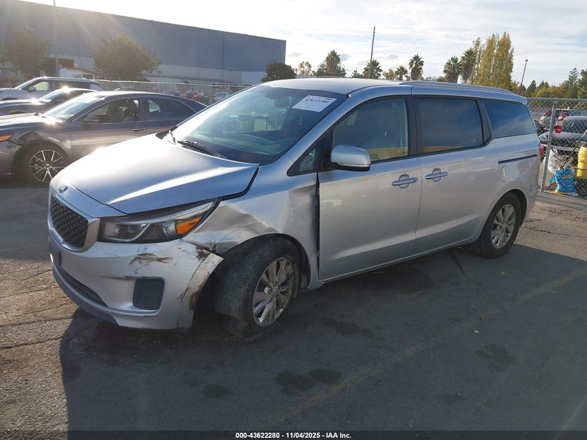 KNDMB5C13H6312643 2017 KIA SEDONA photo no. 2
