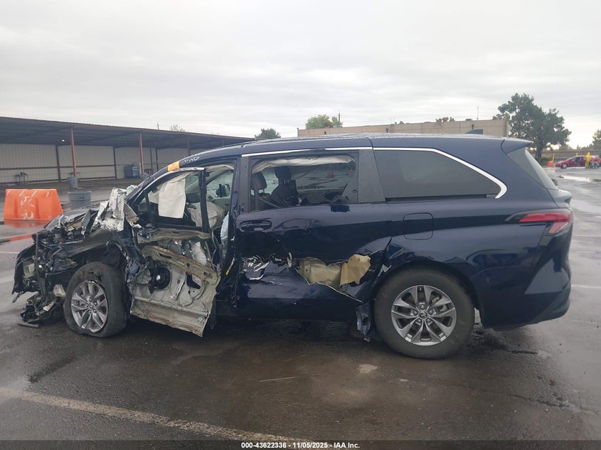 2021 Toyota Sienna Le VIN: 5TDKRKEC4MS032028 Lot: 43622336