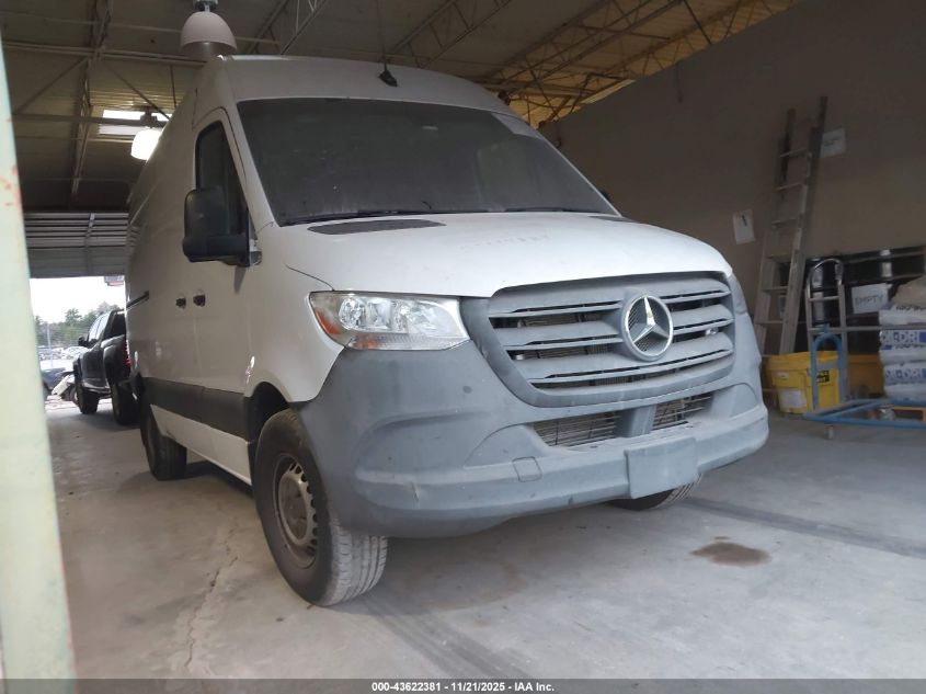 MERCEDES-BENZ SPRINTER STANDARD ROOF V6