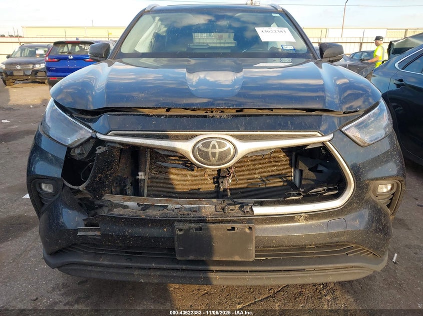 2022 TOYOTA HIGHLANDER XLE 5TDGZRAH8NS122719