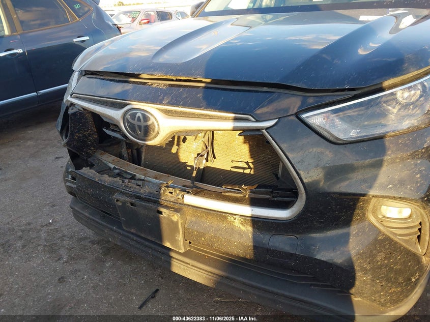 2022 TOYOTA HIGHLANDER XLE 5TDGZRAH8NS122719