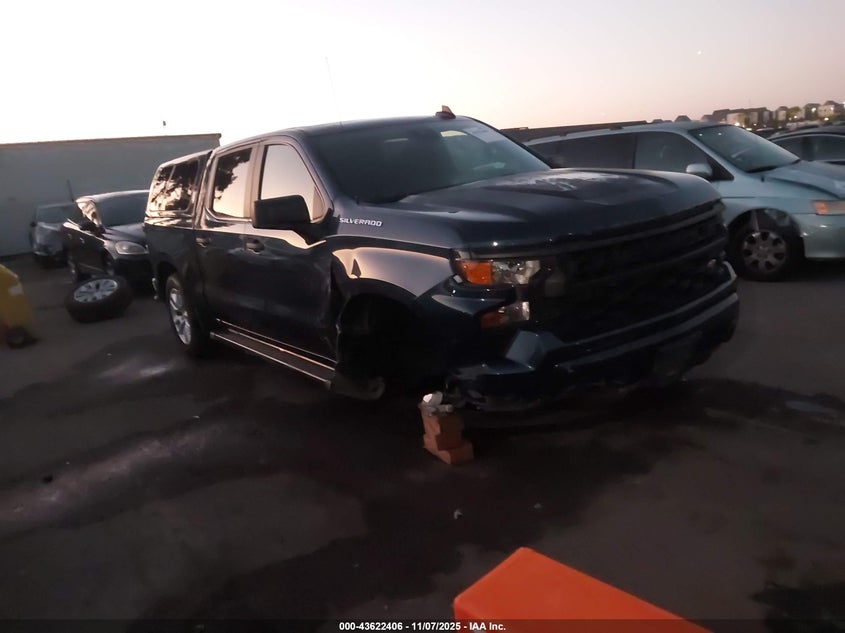 CHEVROLET SILVERADO 1500 4WD SHORT BED CUSTOM