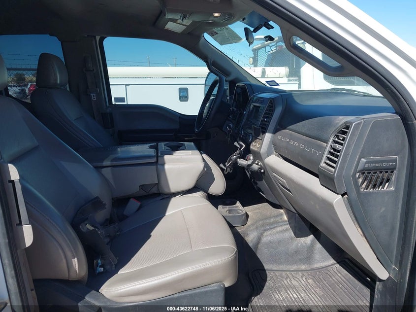 2017 Ford F-350 Chassis Xl VIN: 1FD7X3ET5HEE07739 Lot: 43622748