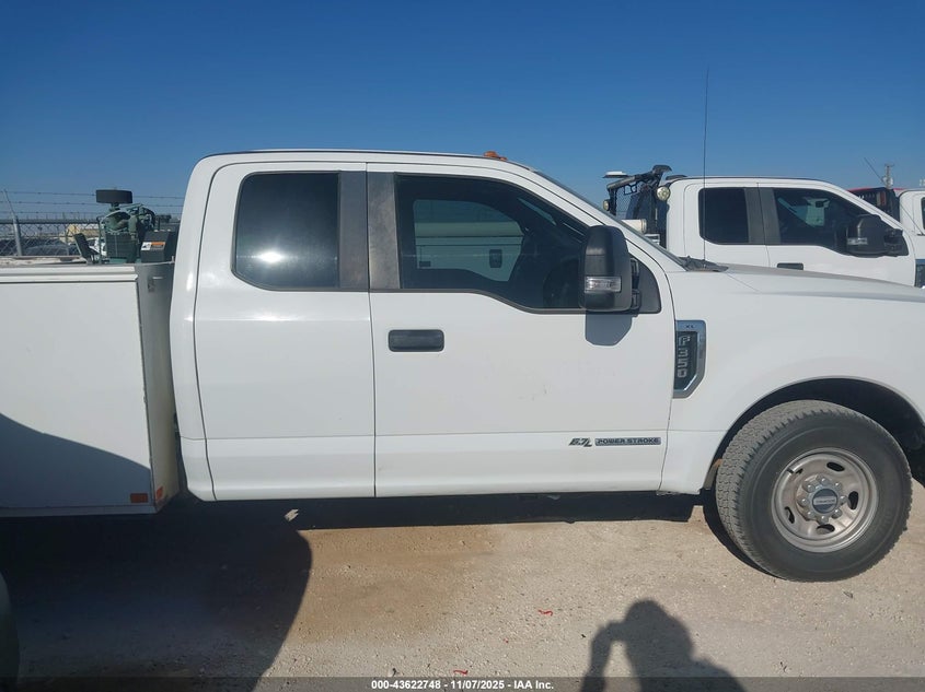 2017 Ford F-350 Chassis Xl VIN: 1FD7X3ET5HEE07739 Lot: 43622748