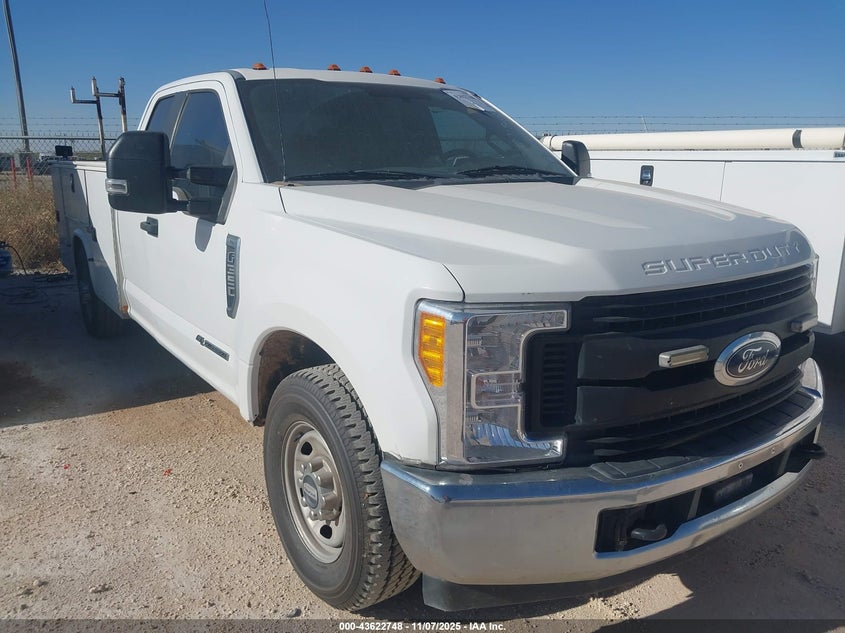 Vin: 1fd7x3et5hee07739, lot: 44117857, ford f-350 chassis xl 2017 img_1