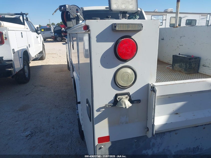 2017 Ford F-350 Chassis Xl VIN: 1FD7X3ET5HEE07739 Lot: 43622748