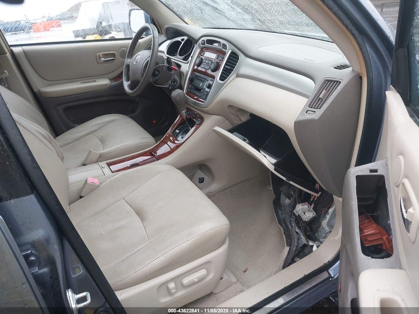 JTEDP21A540003591 2004 TOYOTA HIGHLANDER photo no. 5