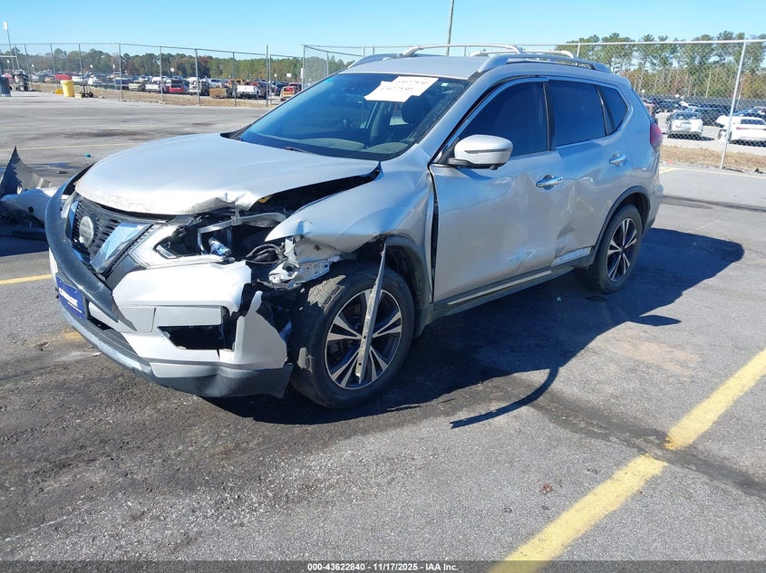 JN8AT2MV5JW316851 2018 NISSAN ROGUE photo no. 2