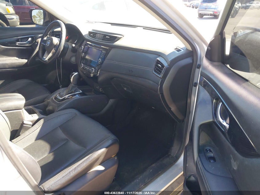 JN8AT2MV5JW316851 2018 NISSAN ROGUE photo no. 5