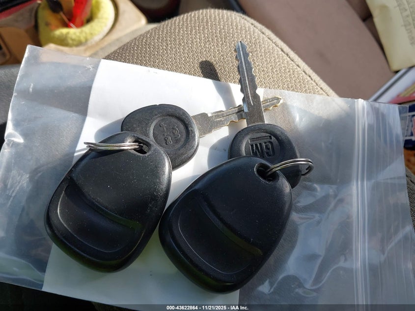 2001 Chevrolet Suburban 1500 Ls VIN: 3GNEC16T61G233339 Lot: 43622864