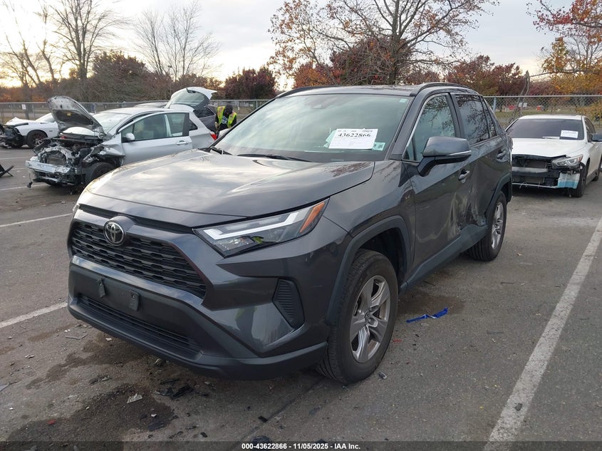 VIN 2T3P1RFV6NW308439 2022 TOYOTA RAV4 XLE