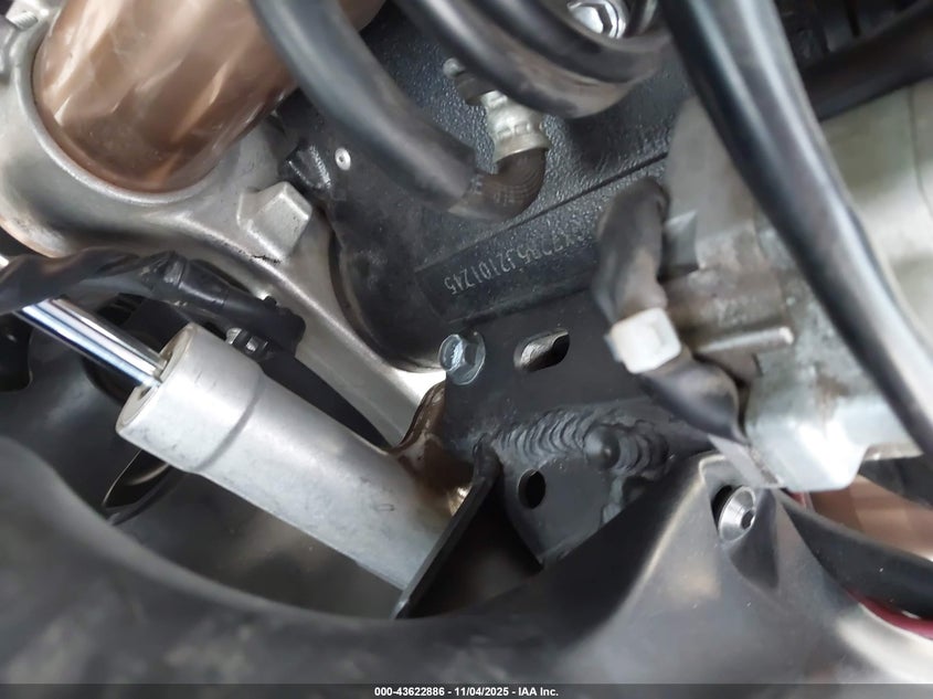 2018 Suzuki Gsx1300 Ra VIN: JS1GX72B5J2101245 Lot: 43622886