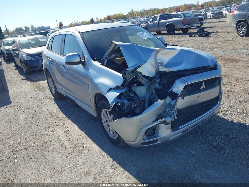 MITSUBISHI OUTLANDER SPORT ES