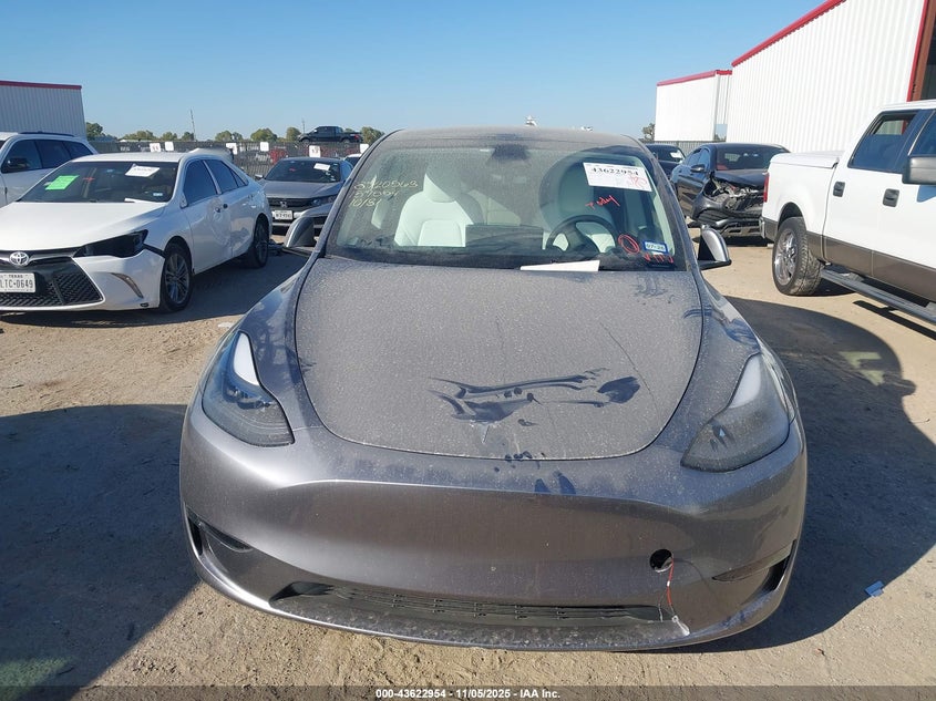 2024 Tesla Model Y Long Range Dual Motor All-Wheel Drive VIN: 7SAYGAEE0RF157554 Lot: 43622954