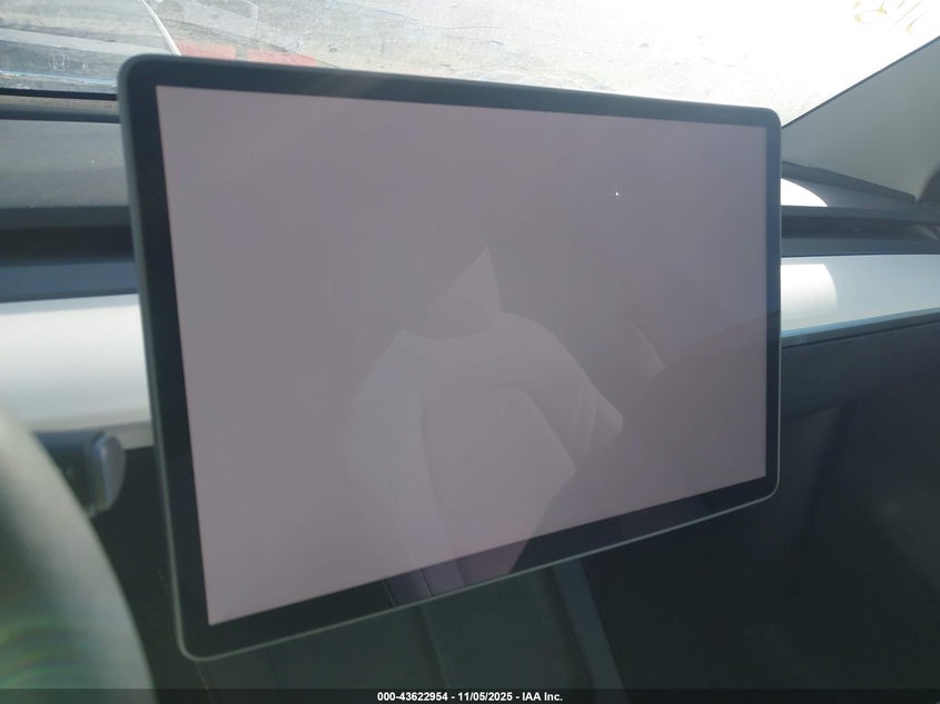 2024 Tesla Model Y Long Range Dual Motor All-Wheel Drive VIN: 7SAYGAEE0RF157554 Lot: 43622954